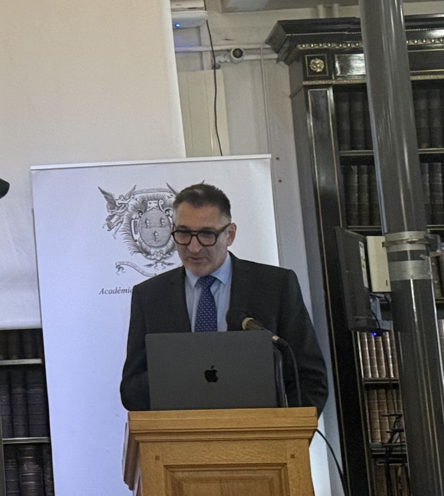 Le Dr Alain Tchurukdichian à l'Académie Nationale de Chirurgie