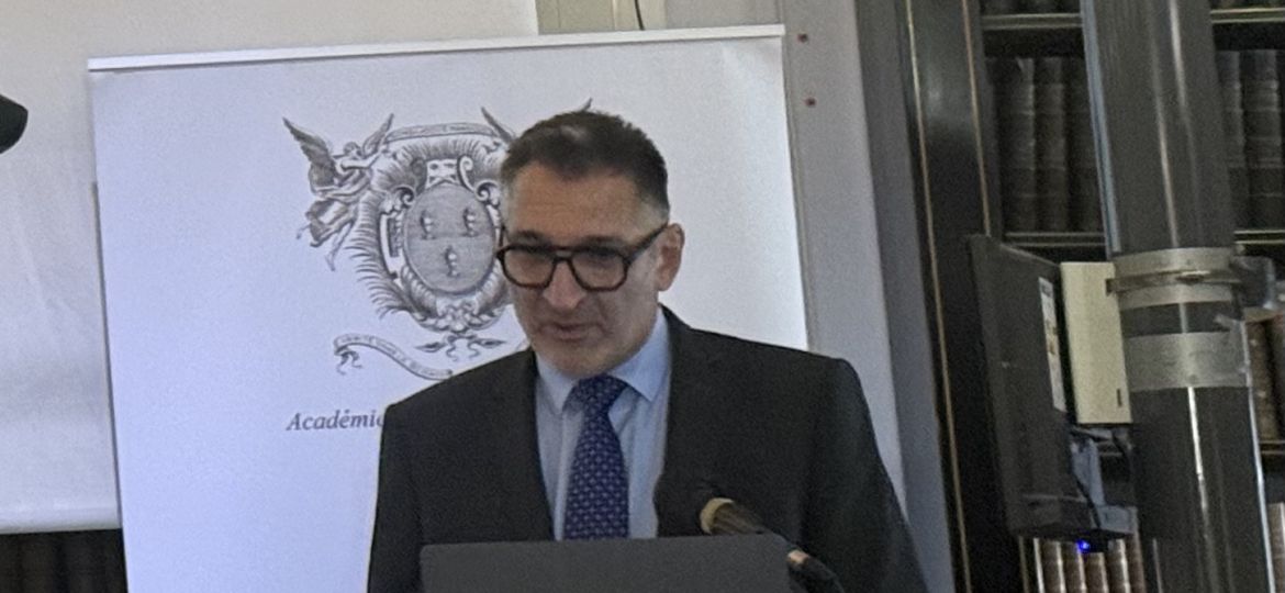Le Dr Alain Tchurukdichian à l'Académie Nationale de Chirurgie